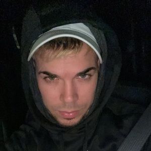 Meet your Posher, Cesar luis